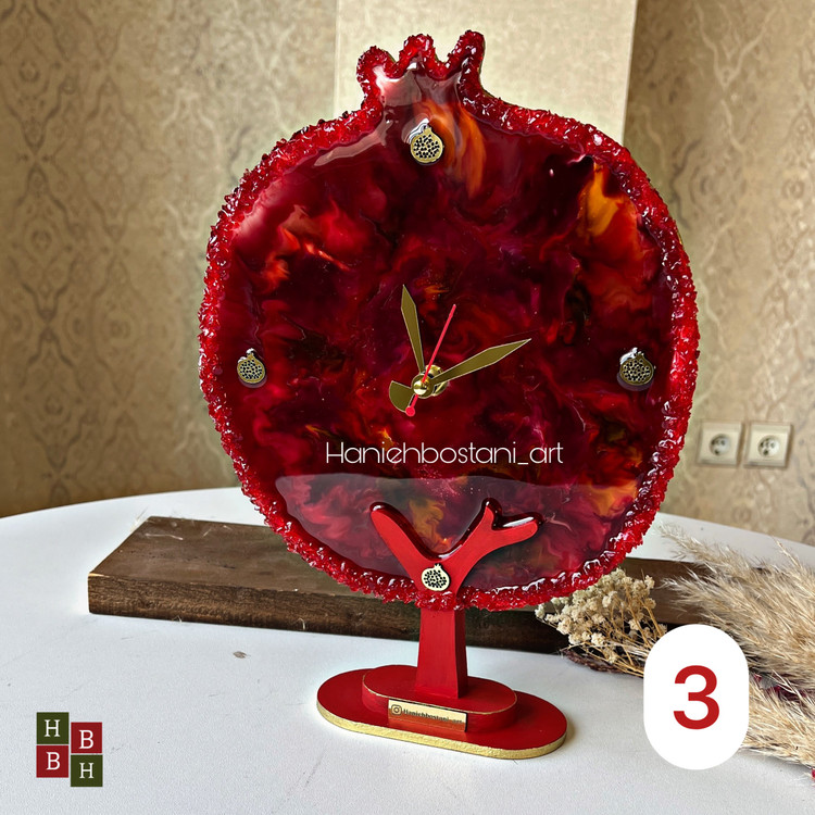 ساعت رومیزی رزینی طرح انار