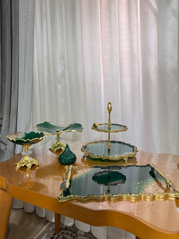 ست ظروف پذیرایی رزینی سبز سلطنتی